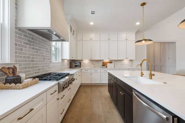 4041 Kathie Dr, Thompsons Station, TN 37179