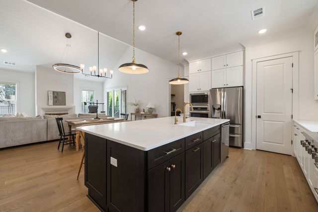 4041 Kathie Dr, Thompsons Station, TN 37179