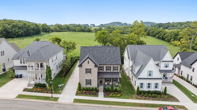 4041 Kathie Dr, Thompsons Station, TN 37179