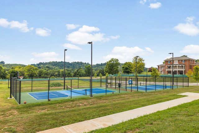 4041 Kathie Dr, Thompsons Station, TN 37179