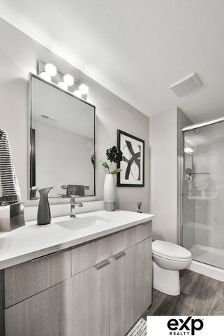 2373 S 220th Avenue, Elkhorn, NE 68022