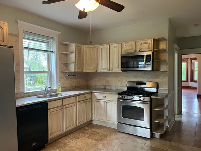 8037 FLORAL Avenue 2, Skokie, IL 60077
