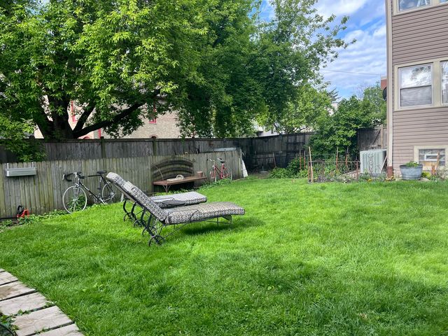 8037 FLORAL Avenue 2, Skokie, IL 60077