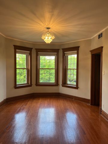 8037 FLORAL Avenue 2, Skokie, IL 60077