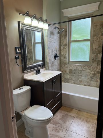8037 FLORAL Avenue 2, Skokie, IL 60077