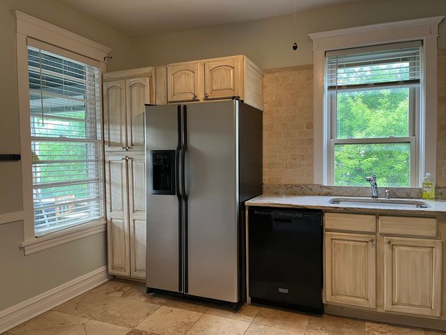8037 FLORAL Avenue 2, Skokie, IL 60077