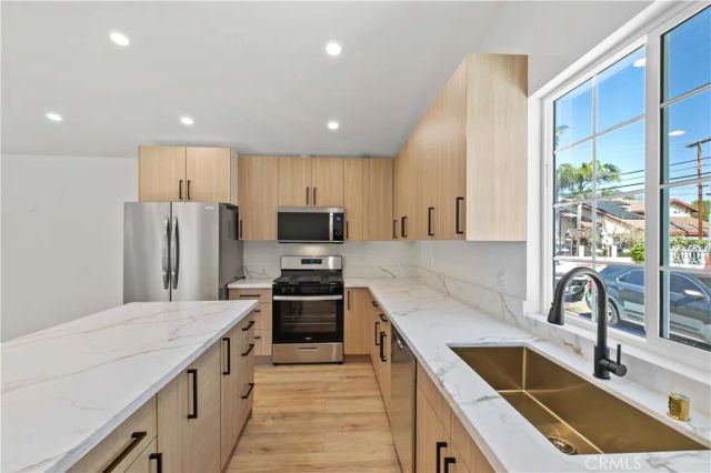 8401 Kester, Panorama City, CA 91402