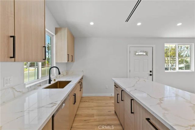 8401 Kester, Panorama City, CA 91402