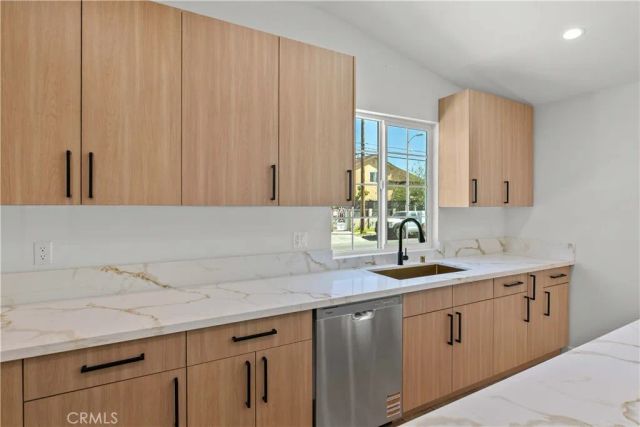 8401 Kester, Panorama City, CA 91402