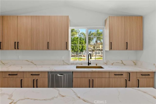 8401 Kester, Panorama City, CA 91402
