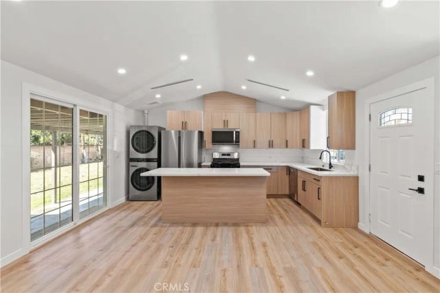 8401 Kester, Panorama City, CA 91402