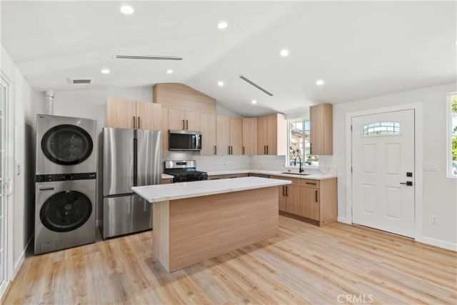 8401 Kester, Panorama City, CA 91402