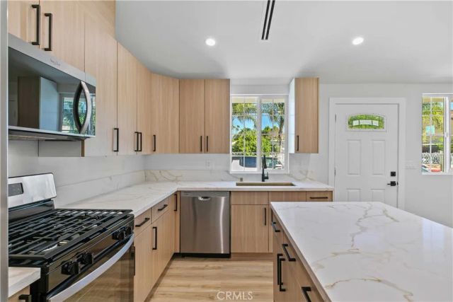 8401 Kester, Panorama City, CA 91402