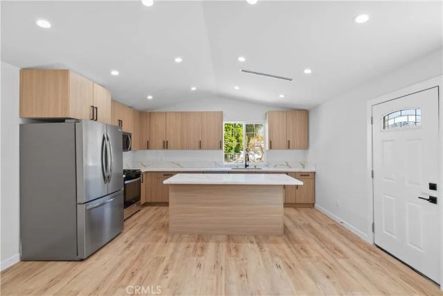 8401 Kester, Panorama City, CA 91402