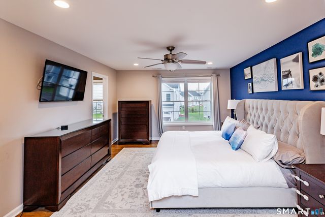 50 Lexington Gardens 50, North Haven, CT 06473