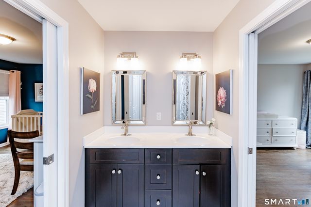 50 Lexington Gardens 50, North Haven, CT 06473