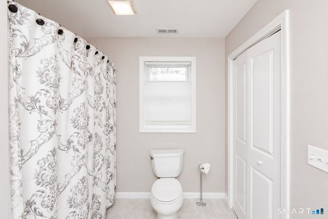 50 Lexington Gardens 50, North Haven, CT 06473