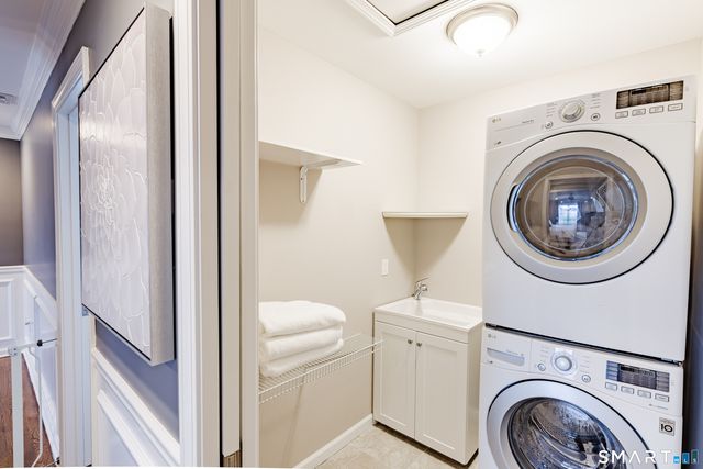 50 Lexington Gardens 50, North Haven, CT 06473