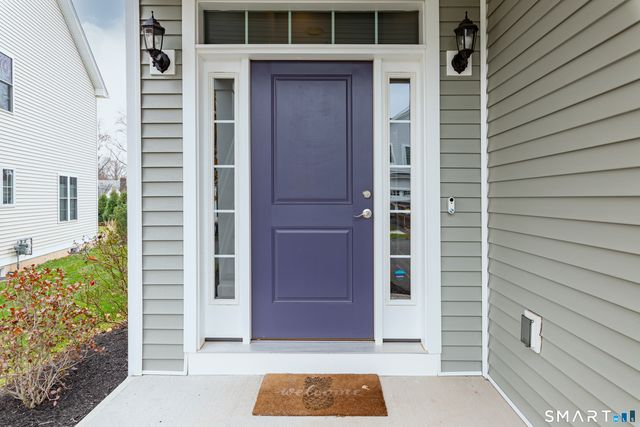 50 Lexington Gardens 50, North Haven, CT 06473