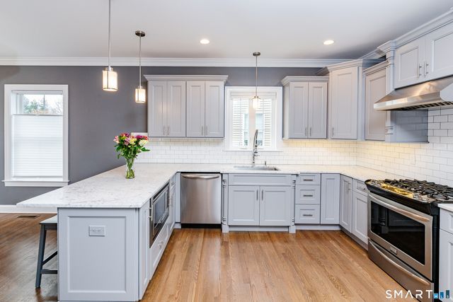 50 Lexington Gardens 50, North Haven, CT 06473