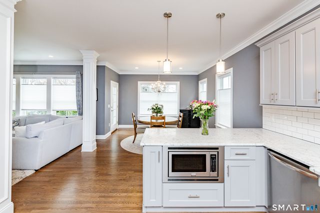 50 Lexington Gardens 50, North Haven, CT 06473