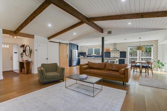 6202 Sun Vista DR, Austin, TX 78749