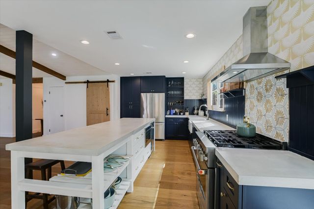 6202 Sun Vista DR, Austin, TX 78749