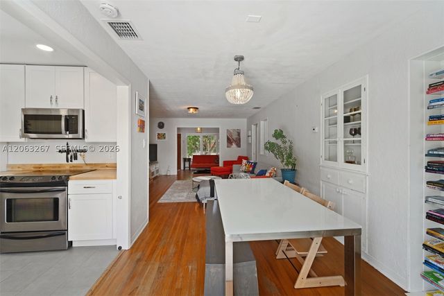 1433 NE 17th Way, Fort Lauderdale, FL 33304