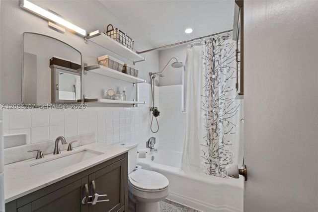 1433 NE 17th Way, Fort Lauderdale, FL 33304