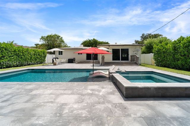 1433 NE 17th Way, Fort Lauderdale, FL 33304