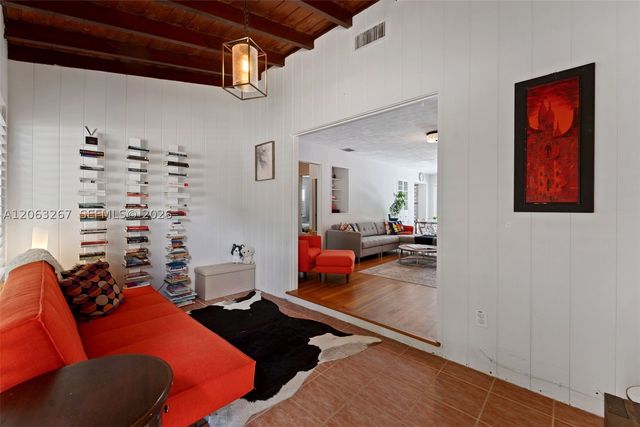 1433 NE 17th Way, Fort Lauderdale, FL 33304