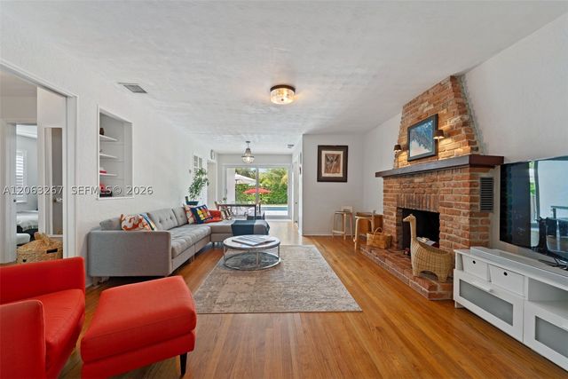 1433 NE 17th Way, Fort Lauderdale, FL 33304
