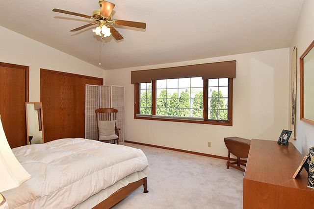 10320 W Whitnal Edge CIRCLE #A, Franklin, WI 53132