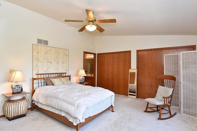 10320 W Whitnal Edge CIRCLE #A, Franklin, WI 53132