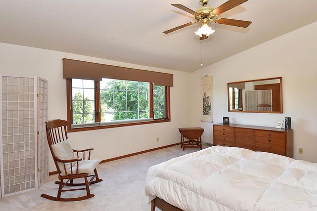 10320 W Whitnal Edge CIRCLE #A, Franklin, WI 53132
