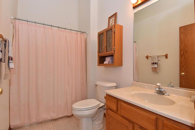 10320 W Whitnal Edge CIRCLE #A, Franklin, WI 53132