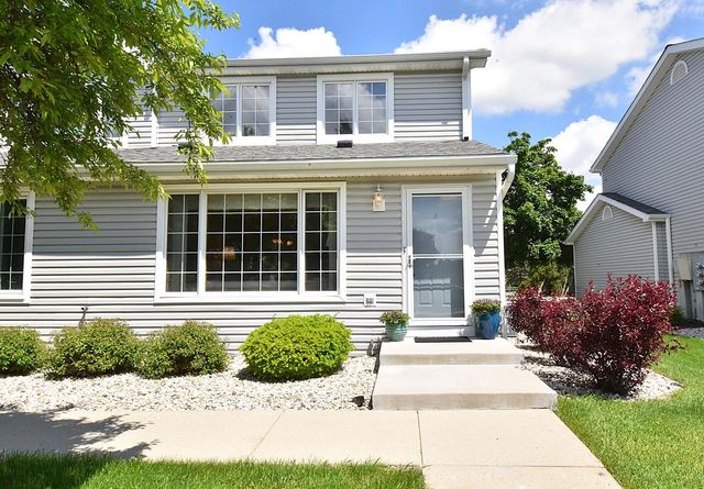 10320 W Whitnal Edge CIRCLE #A, Franklin, WI 53132