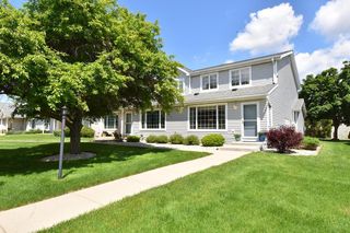 10320 W Whitnal Edge CIRCLE #A, Franklin, WI 53132