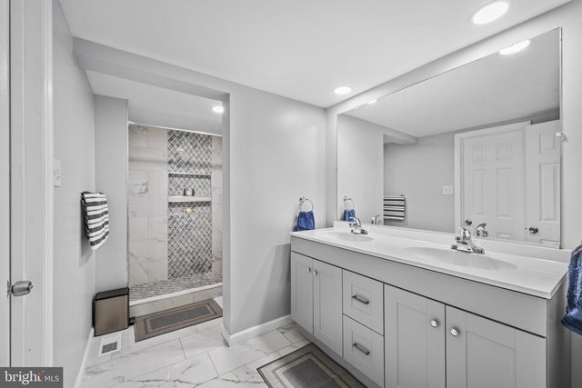 21 GRAMERCY LN, Willingboro, NJ 08046