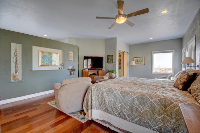 1808 Archuleta Drive NE, Albuquerque, NM 87112