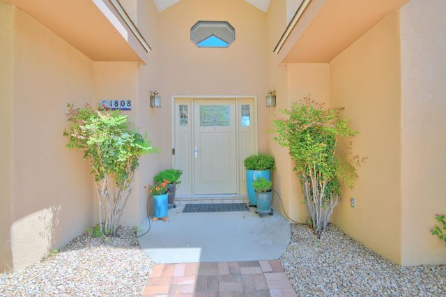 1808 Archuleta Drive NE, Albuquerque, NM 87112