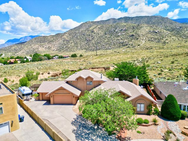 1808 Archuleta Drive NE, Albuquerque, NM 87112