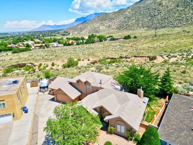 1808 Archuleta Drive NE, Albuquerque, NM 87112