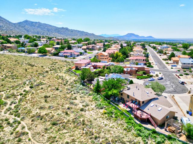 1808 Archuleta Drive NE, Albuquerque, NM 87112