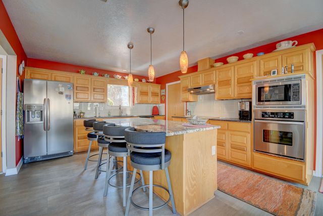 1808 Archuleta Drive NE, Albuquerque, NM 87112