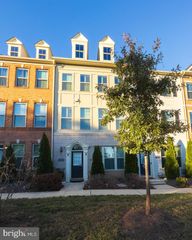 3620 COMMODORE JOSHUA BARNEY DR NE, Washington, DC 20018