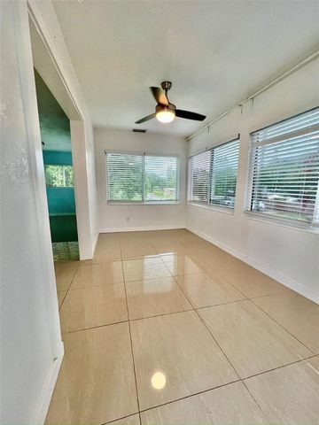 4801 S 14TH AVE, St Petersburg, FL 33711