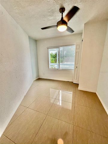 4801 S 14TH AVE, St Petersburg, FL 33711