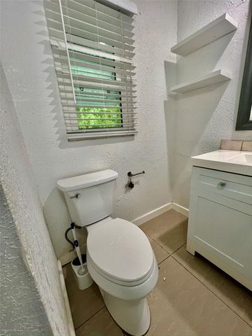 4801 S 14TH AVE, St Petersburg, FL 33711