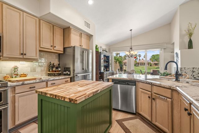 76770 Minaret Way, Palm Desert, CA 92211